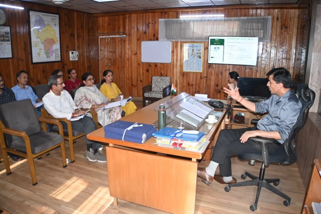 Kullu: फॉर्मर रजिस्ट्री की विसंगतियां दूर करने के लिए विशेष जागरूकता व प्रशिक्षण अभियान चलाने के निर्देश