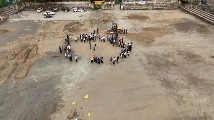 Forest: रामपुर कॉलेज ग्राउंड की बदल रही सूरत, हाइड्रोसीडिंग से उगाई जा रही घास