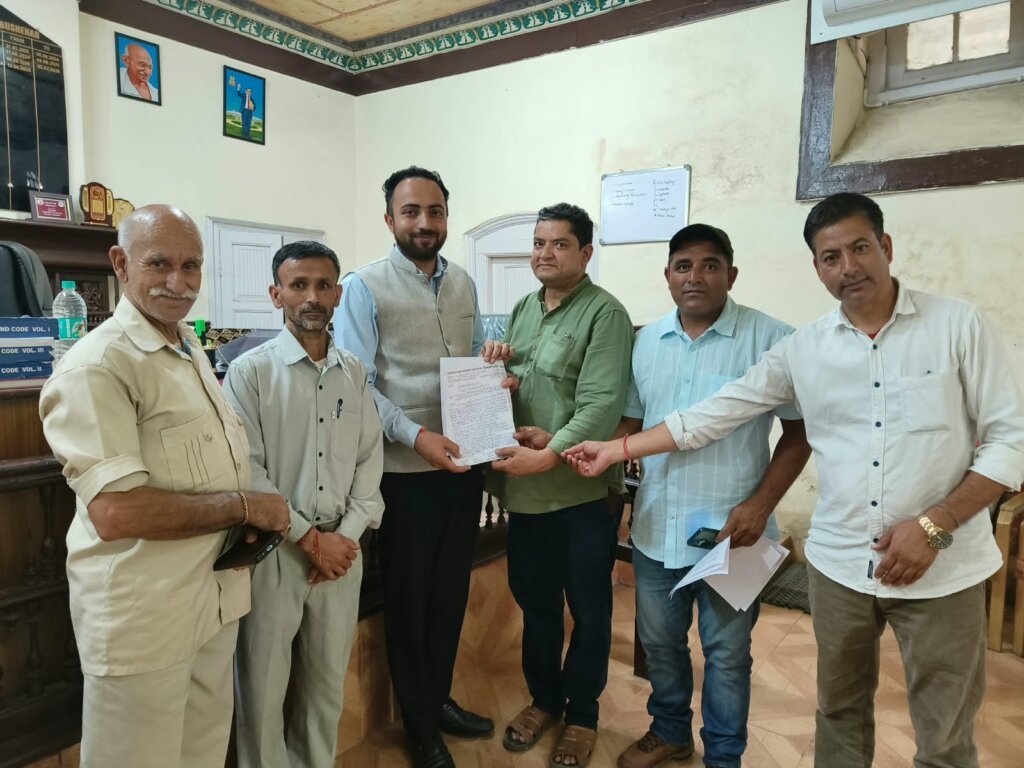 Rampur Bushahr: राजेंद्र कुमार अध्यक्ष और भारत भूषण मेहता महासचिव चुने गए, नंबरदारों की मांगों को लेकर तहसीलदार को सौंपा ज्ञापन