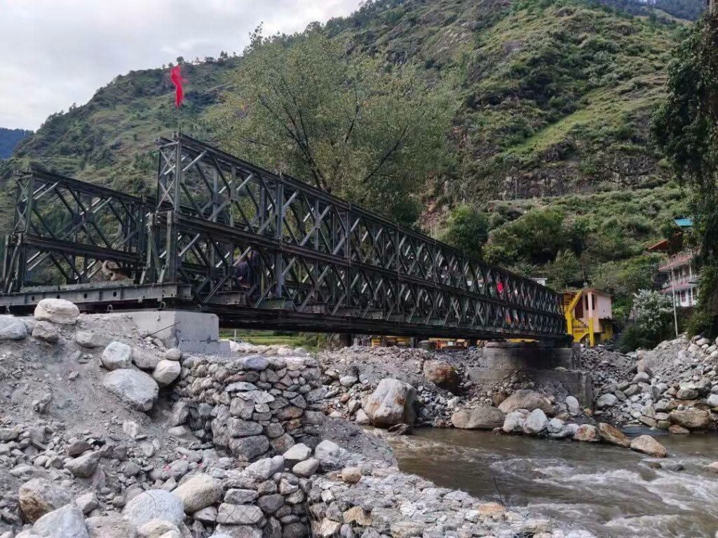 Rampur Bushahr: ग्रामीणों की आवाजाही की समस्या का स्थायी समाधान, गानवी खड्ड पर 120 फीट लंबा बेली पुल तैयार