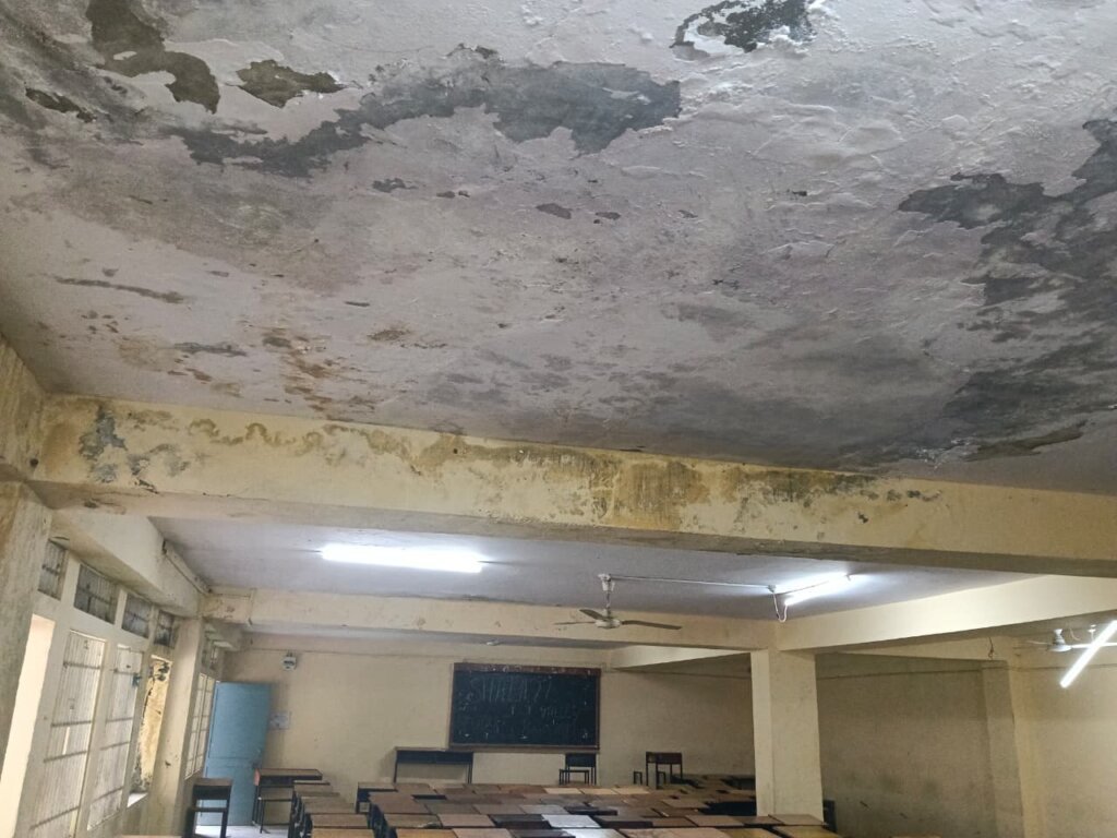 Education: ओल्ड ब्लॉक की मरम्मत में देरी पर विद्यार्थी परिषद नाराज, उग्र आंदोलन की चेतावनी