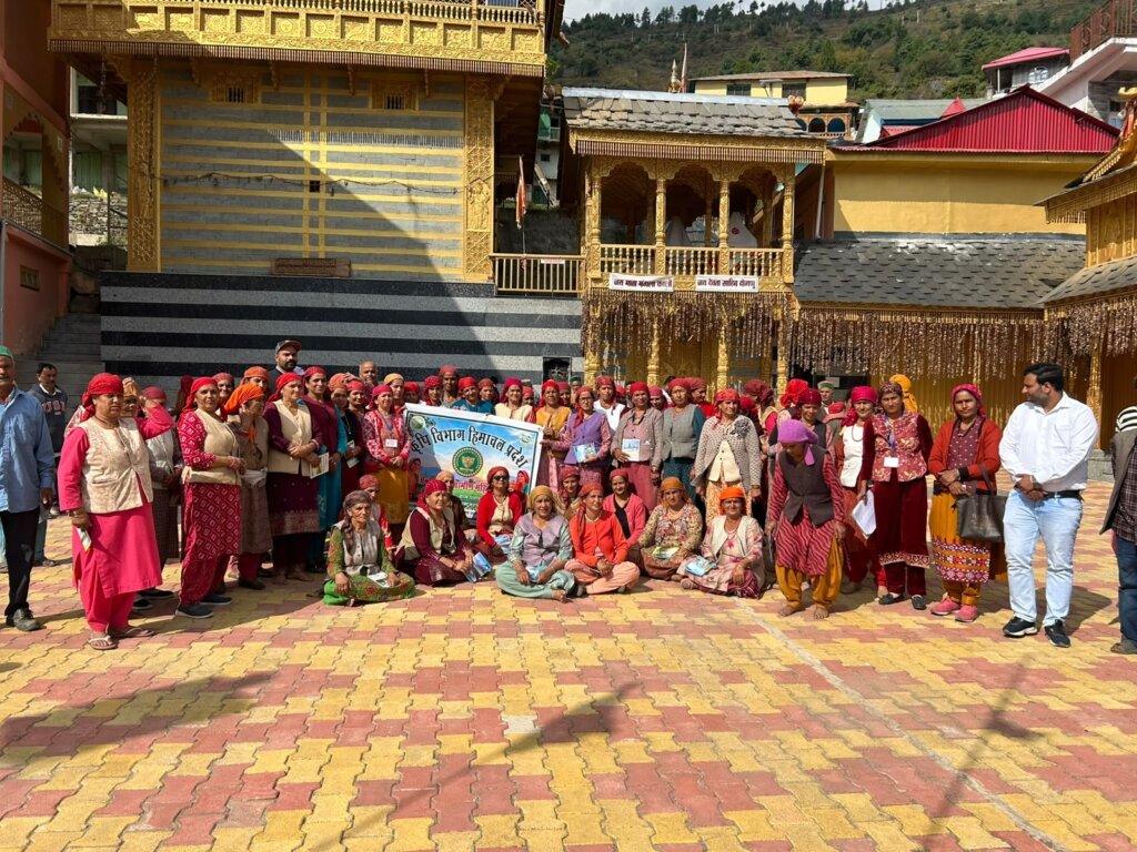Rampur Bushahr: ग्राम पंचायत लालसा में मनाया किसान ग्रामीण महिला दिवस, महिलाओं को प्राकृतिक खेती और सरकारी योजनाओं की दी जानकारी