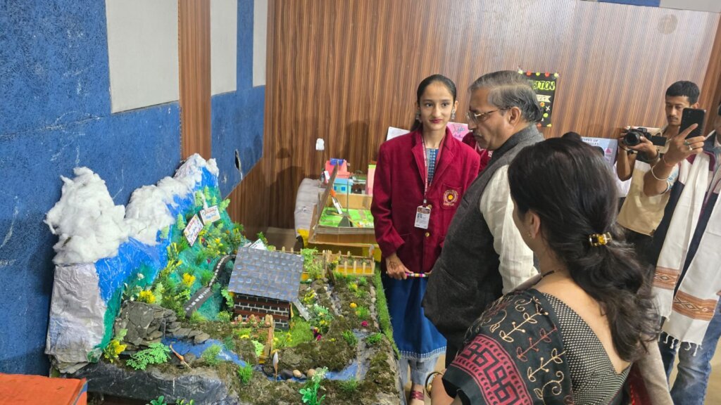 Education: सनशाइन पब्लिक स्कूल के फेट में विद्यार्थियों ने दिखाई प्रतिभा, आकर्षक मॉडल बने मुख्य आकर्षण
