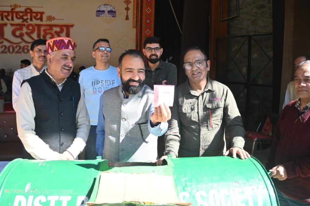 Kullu: जिला रेडक्रॉस सोसायटी के लकी ड्रॉ में 201 पुरस्कार, 28 नवंबर तक पुरस्कार प्राप्त कर सकेंगे विजेता